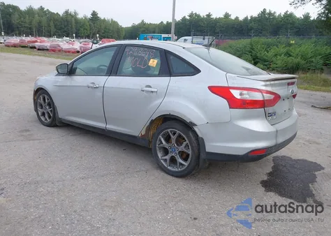 2013 Ford Focus Se z USA, uszkodzony, nr VIN 1FADP3F23DL272026